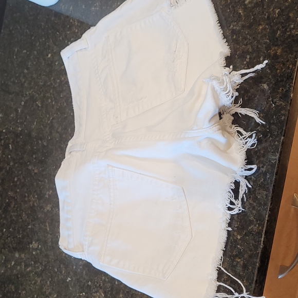 We the Free White Distressed high waist Short jeans. Size 26 - Picture 9 of 10